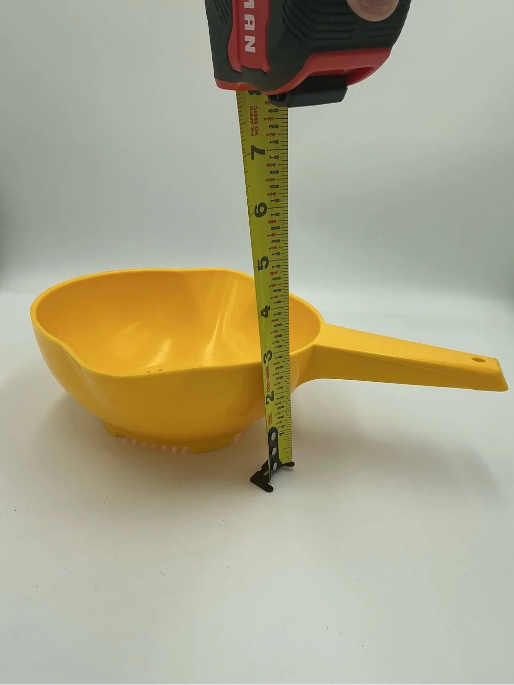 Vintage Tupperware Yellow 1 quart Kitchen Colander Strainer W/Handle 1200